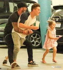 娱乐吃瓜君火化爸妈,揭秘网络红人火化父母背后的故事